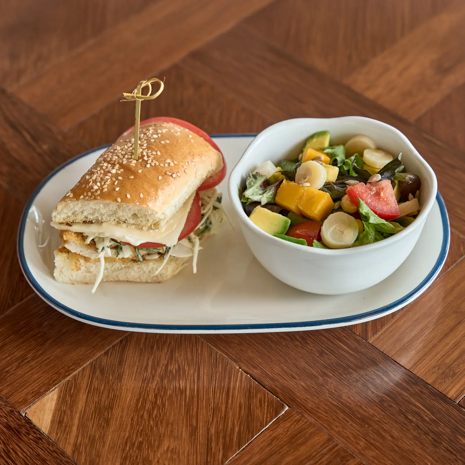 Medio Sándwich y Media Ensalada